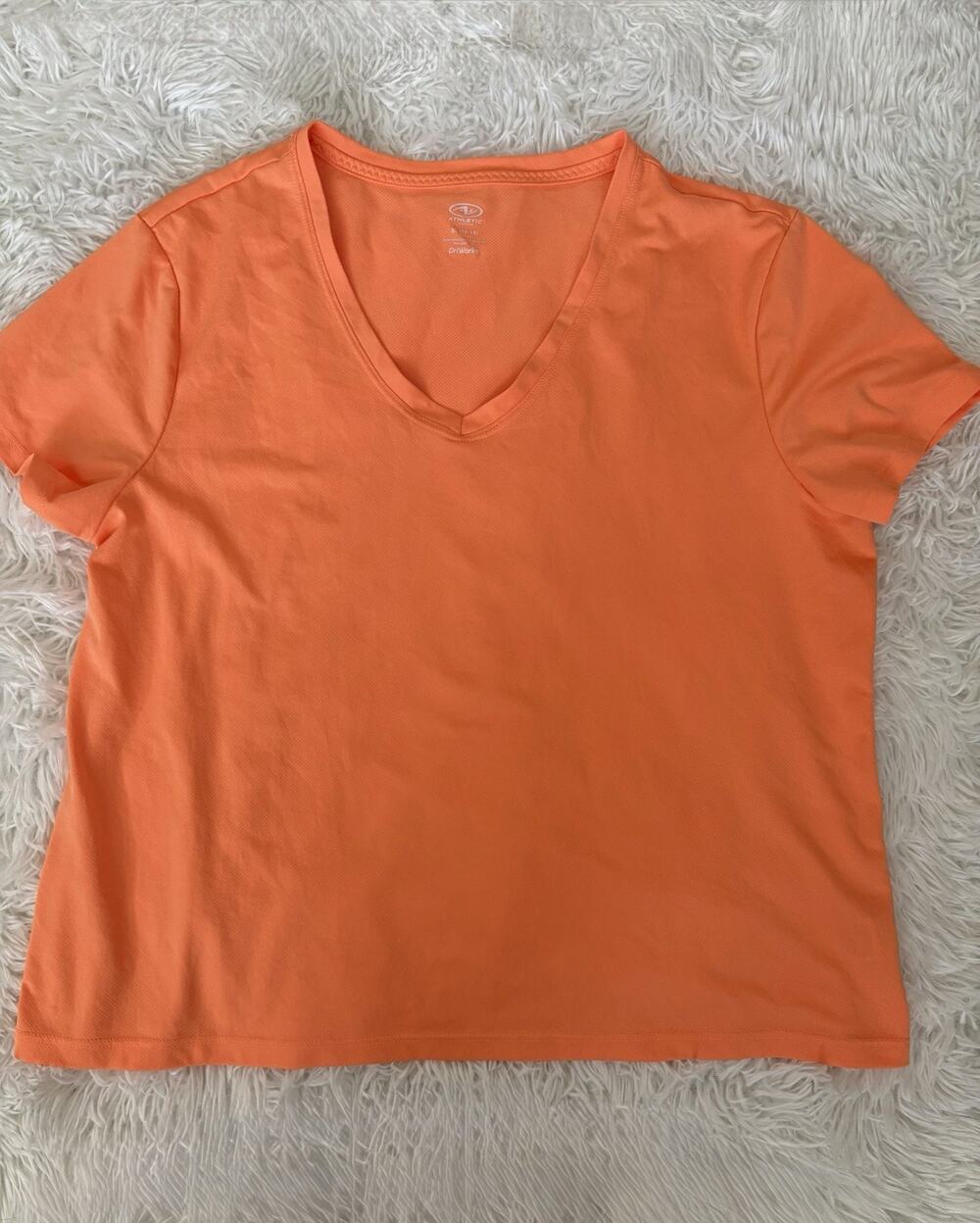 Athletic Dri Works Women’s XL Peach V Neck Activewear Top. Comf